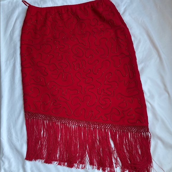 Elegant Skirt for any occasion - Picture 1 of 9